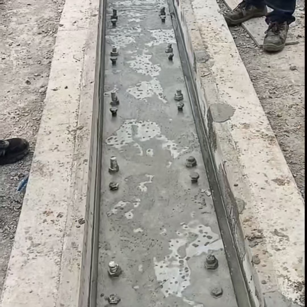 华阴港口码头起重机龙门吊重型机械设备稳固用早强快凝轨道胶泥